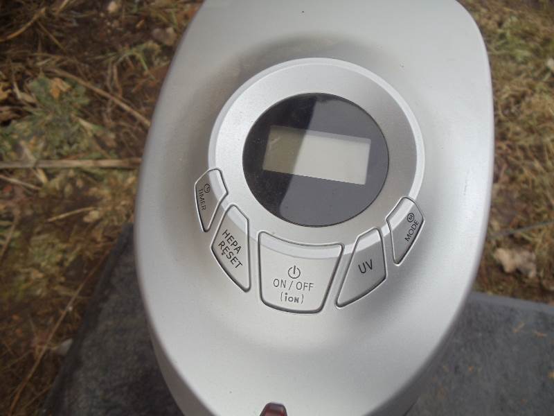 lot 24 image: Cleanable hepa air purifier