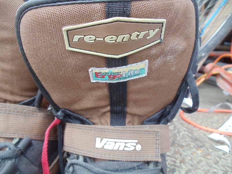 lot 45 image: Re Entry Snow Board Boots