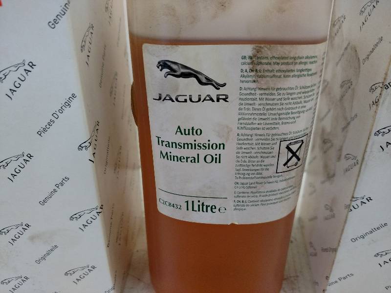lot 141 image: (1 34) Liters Jaguar Auto Transmis...