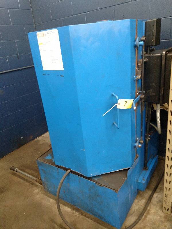 lot 7 image: Intercont Model SJW-2 Front Load Pa...