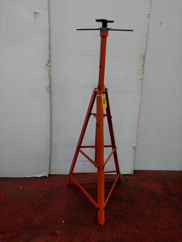 lot 33 image: 2 Ton Safety Stand...