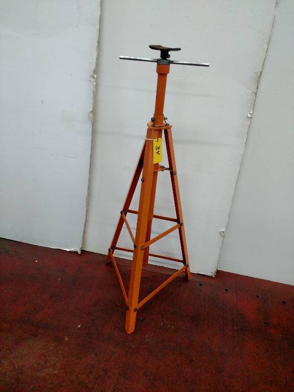 lot 34 image: 2 Ton Safety Stand...