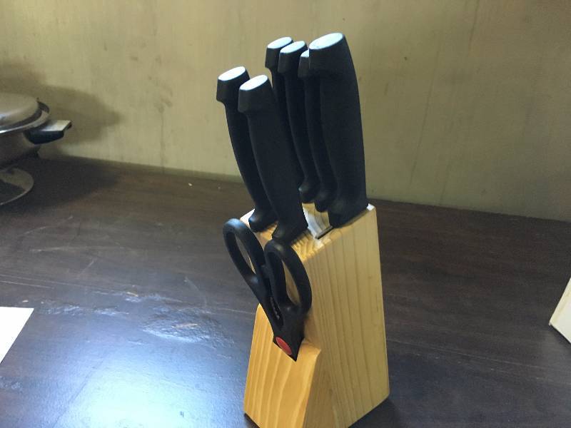 New Knife Block and Full Set of Knifes