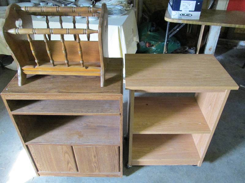 2 Pressed Wood Shelfs
