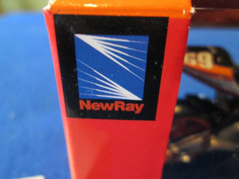 NewRay 118 Scale Honda RC211V Motorcycle