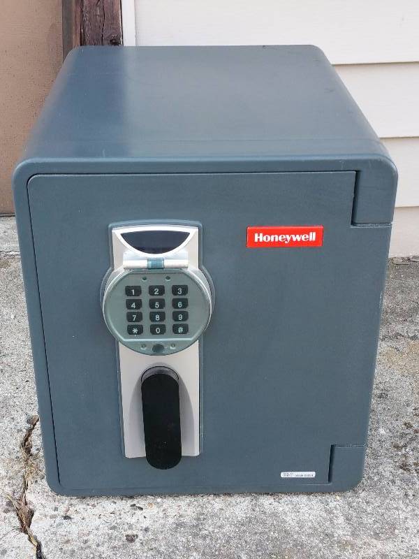 Honeywell Safe