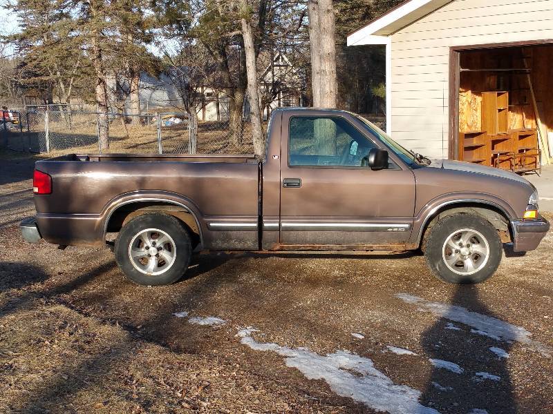 2000 Chevy S-10 Truck