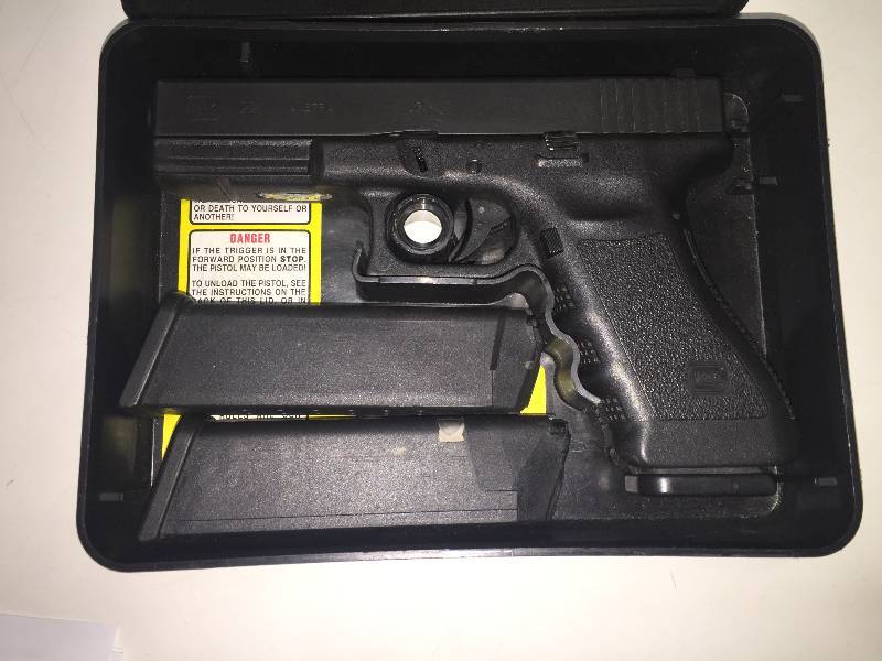 Glock 22 Gen 3 Semi-auto .40 cal Pistol