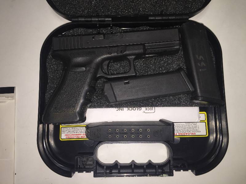 Glock 22 Gen 3 Semi-auto .40 cal Pistol