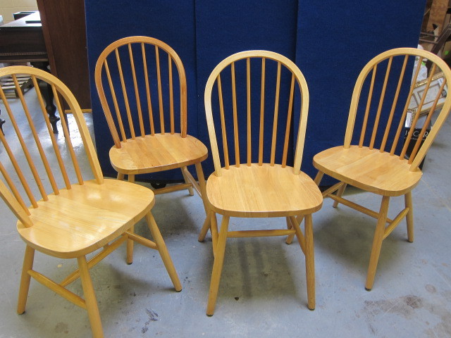 lot 9 image: Dinning Room Chairs
