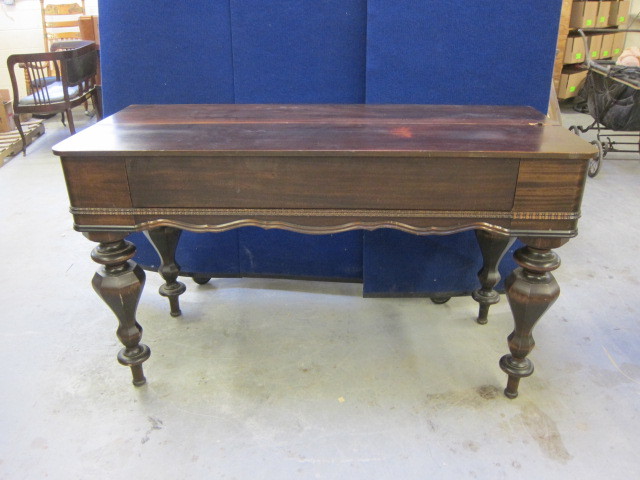 lot 16 image: Piano Desk