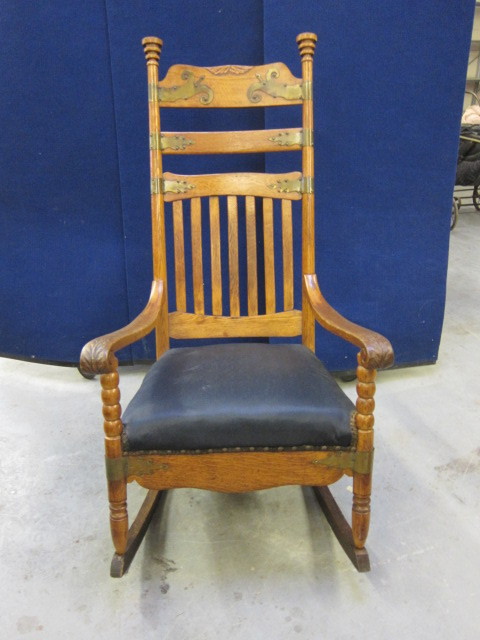 lot 19 image: Rocking Chair