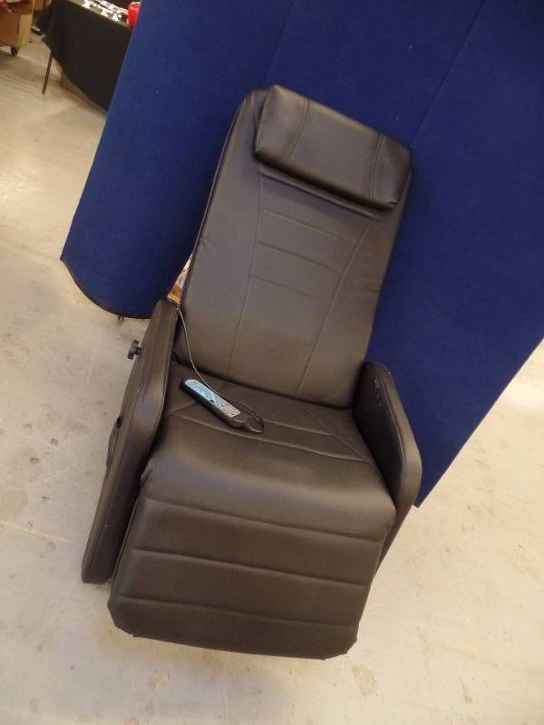 lot 54 image: Black Vinyl Zero Gravity Recliner Chair