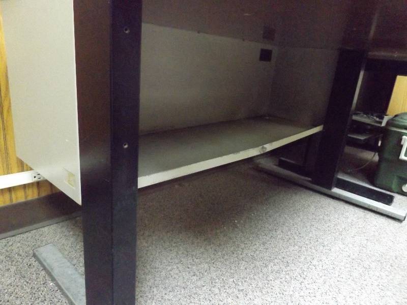 Desk table
