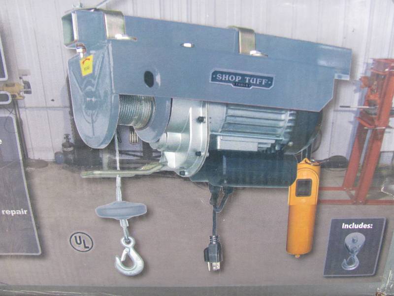 lot 3 image: Electric Hoist