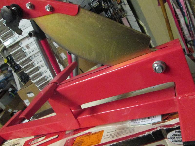 lot 201 image: Roberts 8 Laminate Cutter - Cuts L...