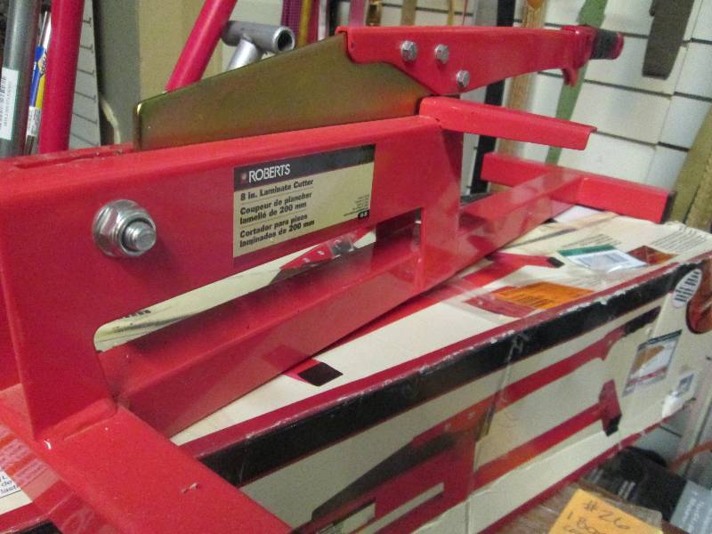 lot 202 image: Roberts 8 Laminate Cutter - Cuts L...