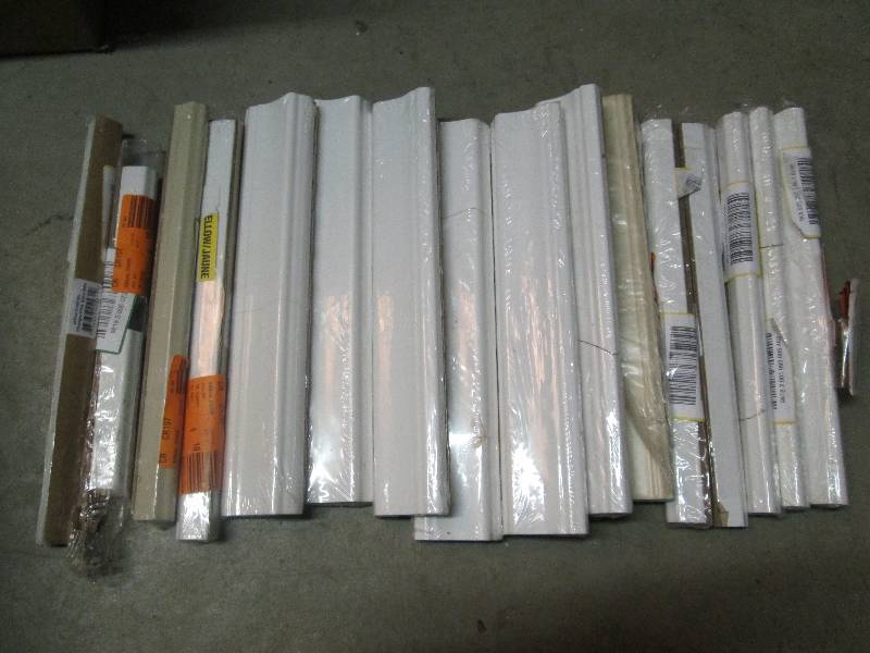 lot 206 image: Crafters Lot of Ceramic Molding - ...