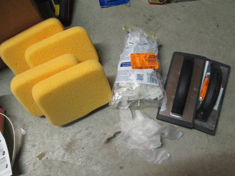 lot 212 image: Grouting Kit - 4 XL Grout Sponges -...