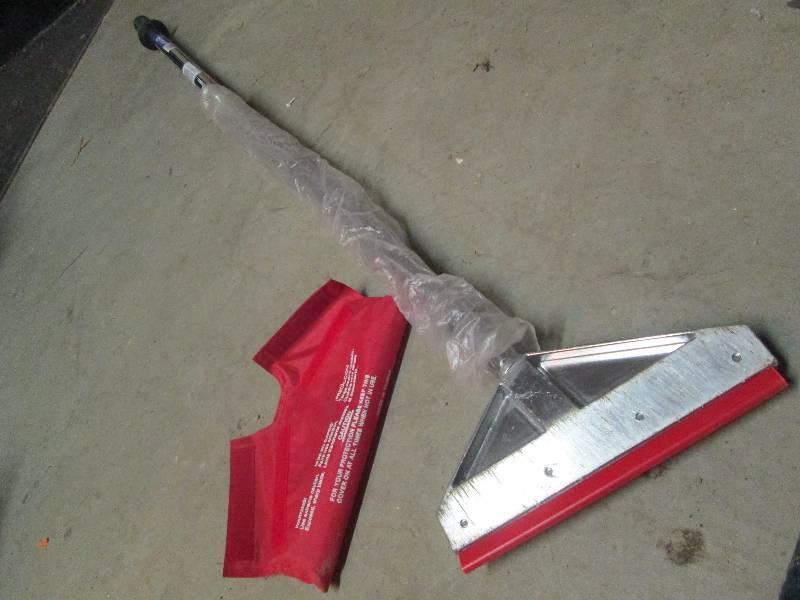 lot 218 image: QEP 8 Adjustable Razor Floor Scrap...