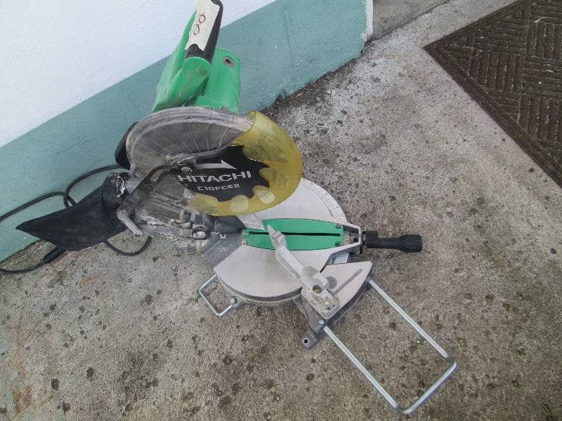 lot 22 image: Hitachi C10FCE2 10 compound mitre ...