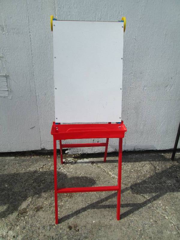 lot 38 image: crazart stand with dry eraseboard a...