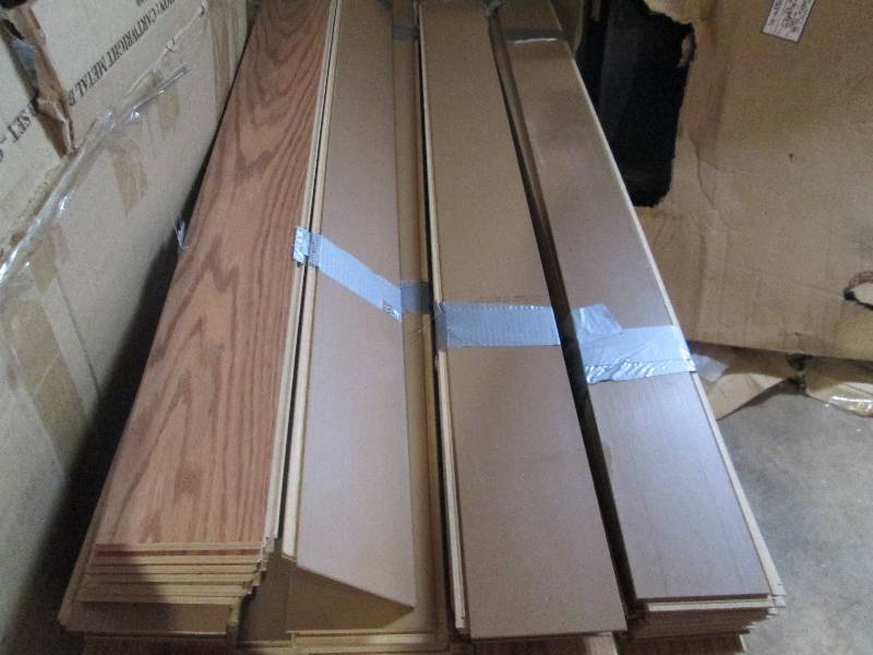 lot 95 image: lot of floor planks 54 x 4 each 5...