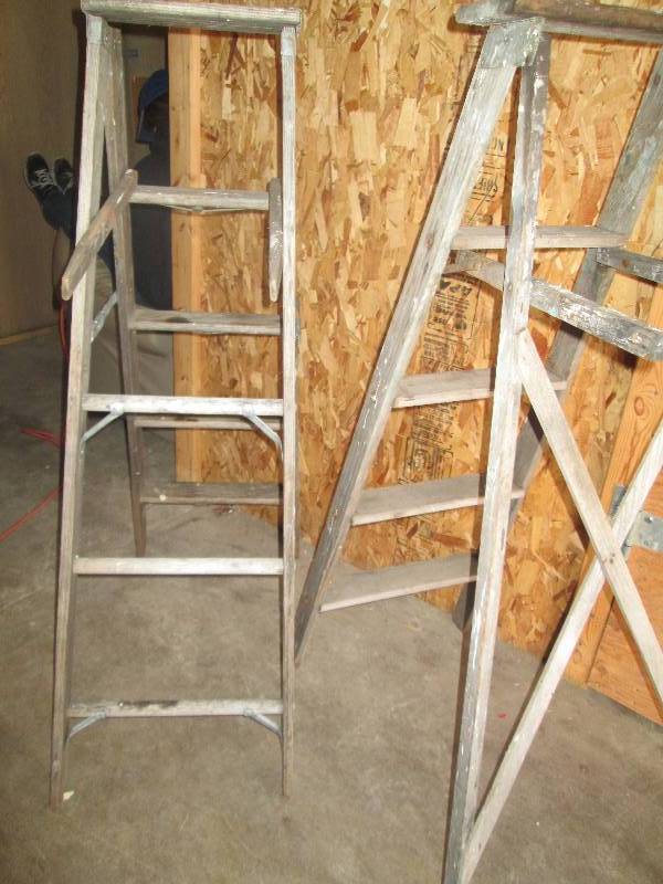 lot 91 image: 2 wooden step ladders ...