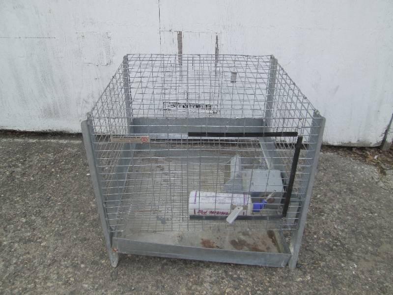lot 68 image: metal bunny or small animal cage wi...