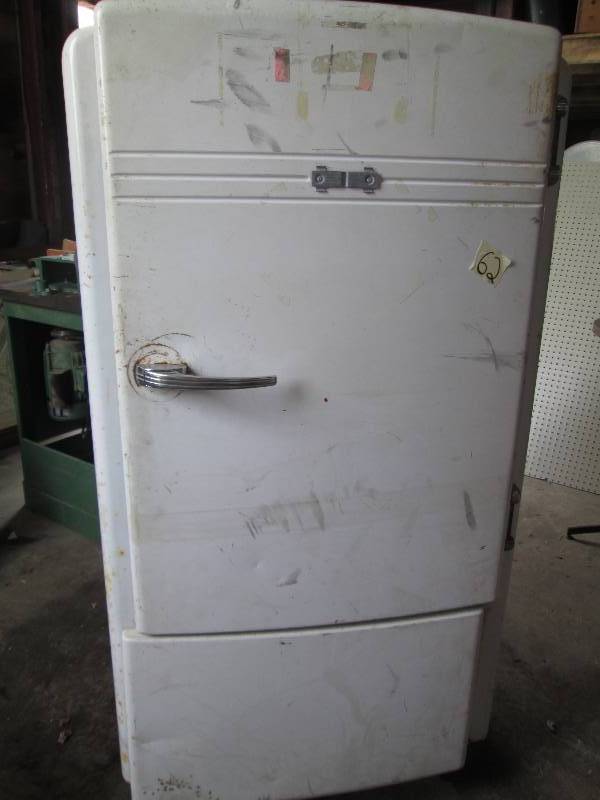 lot 62 image: vintage Hot point refrigerator not ...