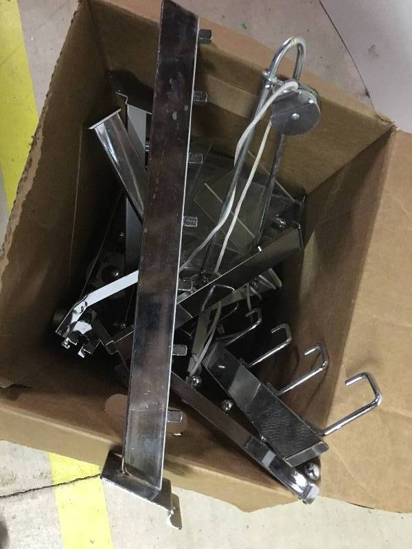 lot 12 image: Box of Slatwall hooks