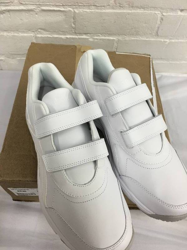 lot 62 image: Reebok Mens Work n Cushion Work Shoe Size 10