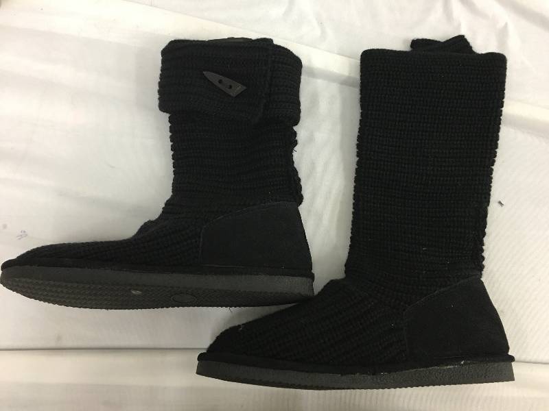 lot 66 image: Bearpaw Womens Knit Boot size 10 retail $90