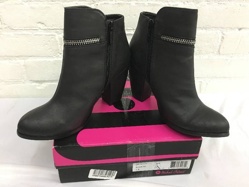 lot 82 image: Michael Antonio Meadow -Black Size 7.5