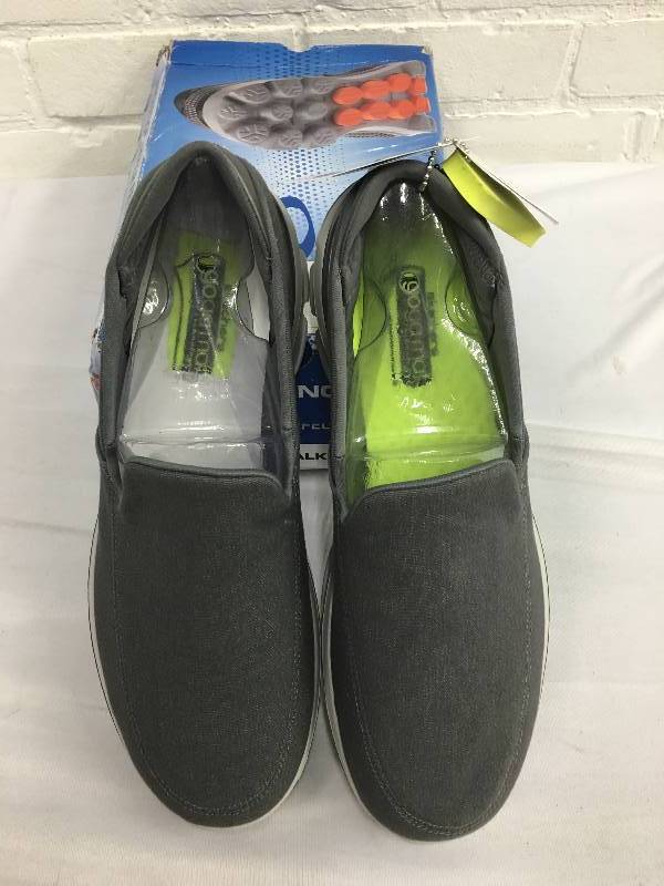 lot 103 image: Skechers Mens GOwalk 3 Slip-On Walking Shoe Size 10.5