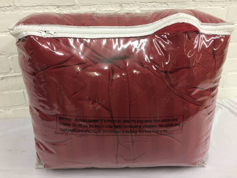lot 119 image: Daphne 8pc Bed Set -Queen Retail $120