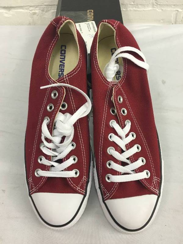 lot 149 image: Converse Unisex Chuck Taylor All Star Seasonal Low-Cut Sneaker 9 mens 11 womens