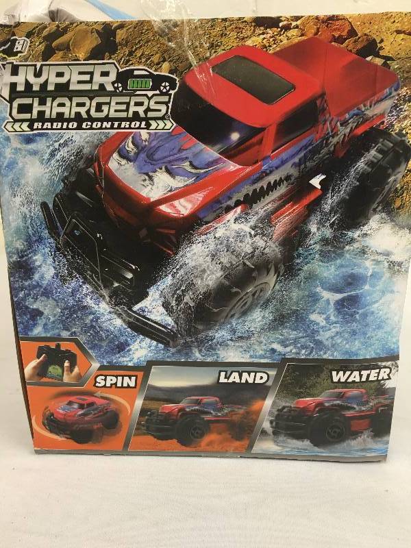 lot 170 image: HyperChargers  Raptor RC Vehicle, Red