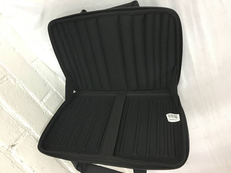 lot 184 image: Case Logic Carry Case for Chromebook or Ultrabook