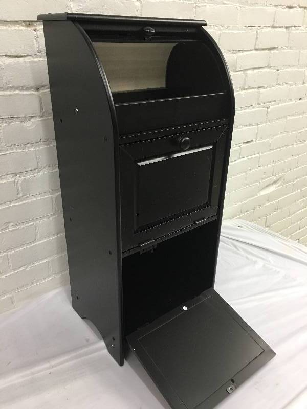 lot 212 image: alcove Vegetable Bin retail $109