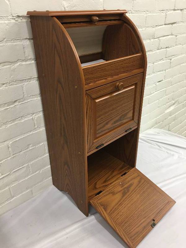 lot 213 image: alcove Vegetable Bin retail $109