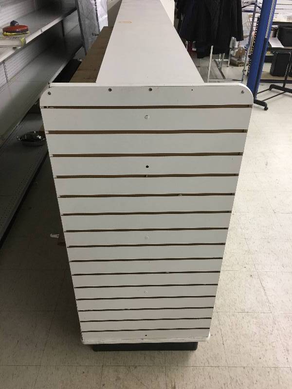 lot 283 image: H-Unit Slatwall Gondola Display - White- ULINE retail $335