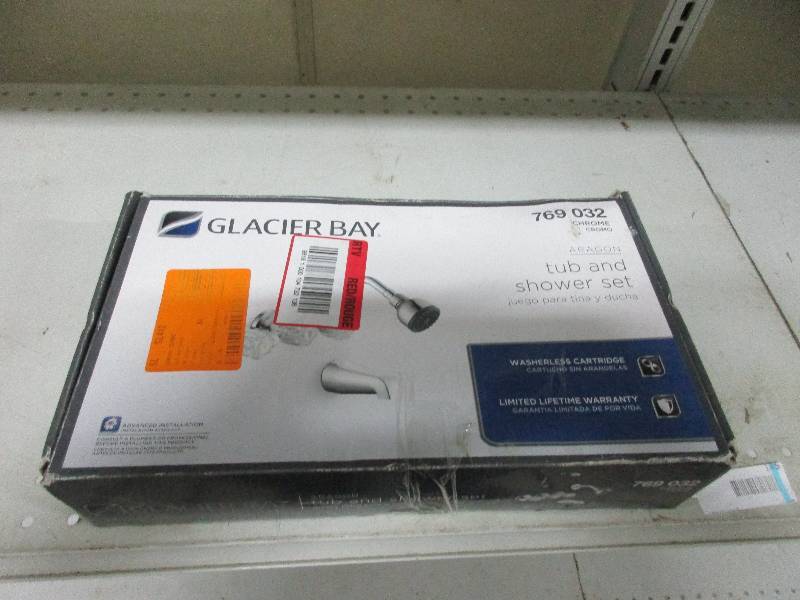 Tub and shower set