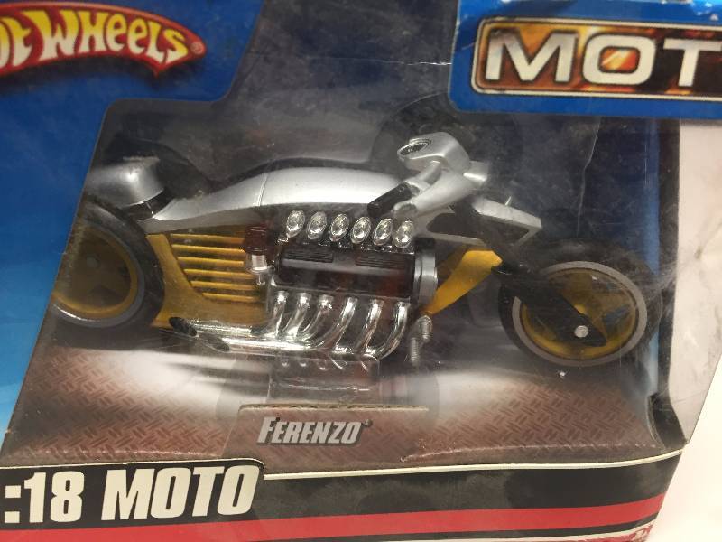 HOT WHEELS MOTO