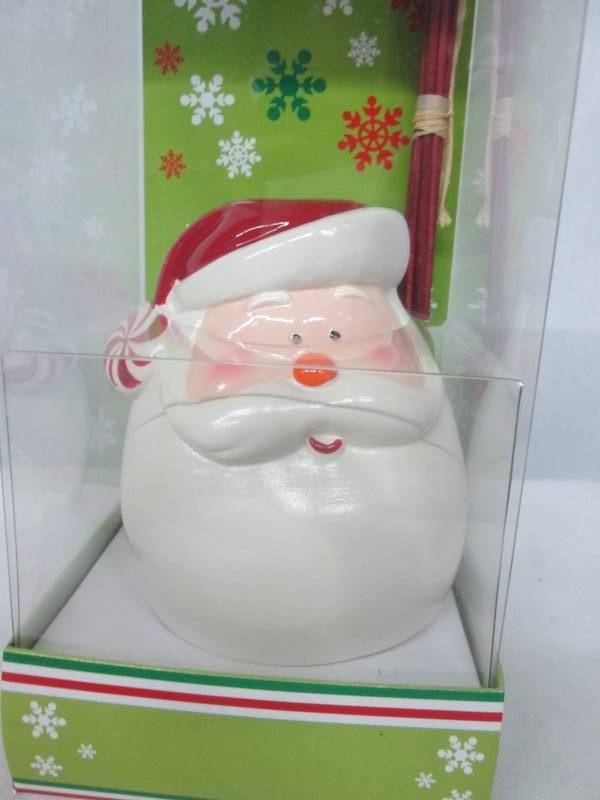 lot 62 image: Santa Clause Oil Diffuser