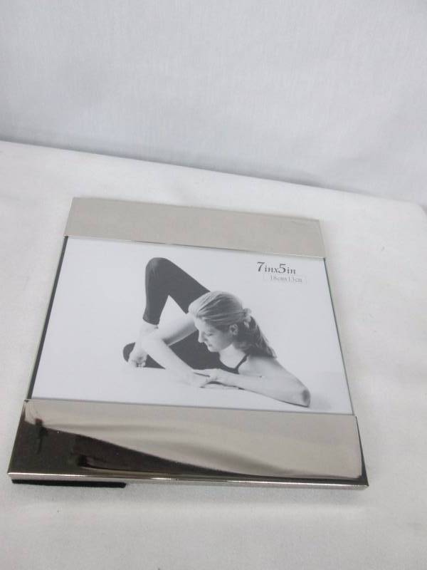 lot 78 image: Picture Frame