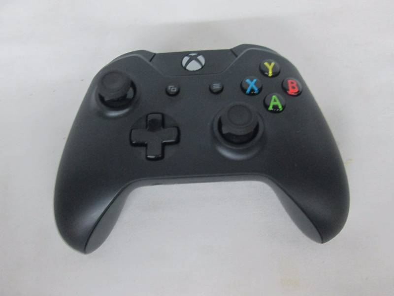 lot 43 image: XBOX One Wireless Controller with 3.5mm Jack
