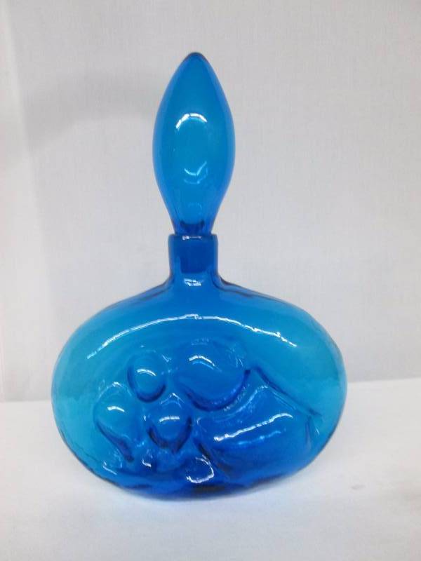 lot 39 image: Blue Glass Decanter