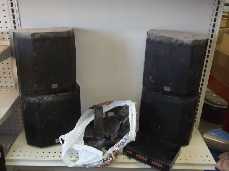 lot 3 image: JBL wall speakers wHometech Presence system and wall mounts
