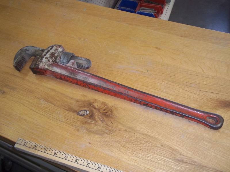 lot 13 image: 24 pipe wrench